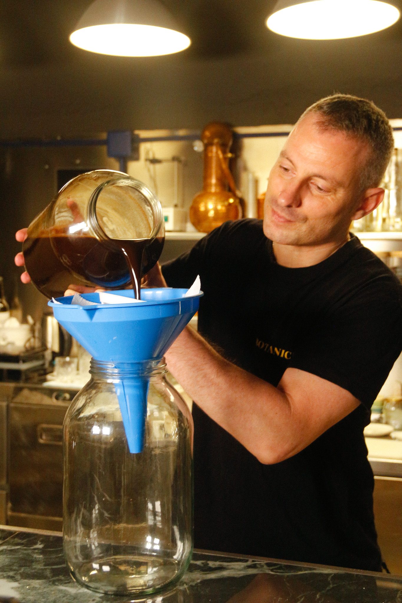 Fundador filtrando fermentado