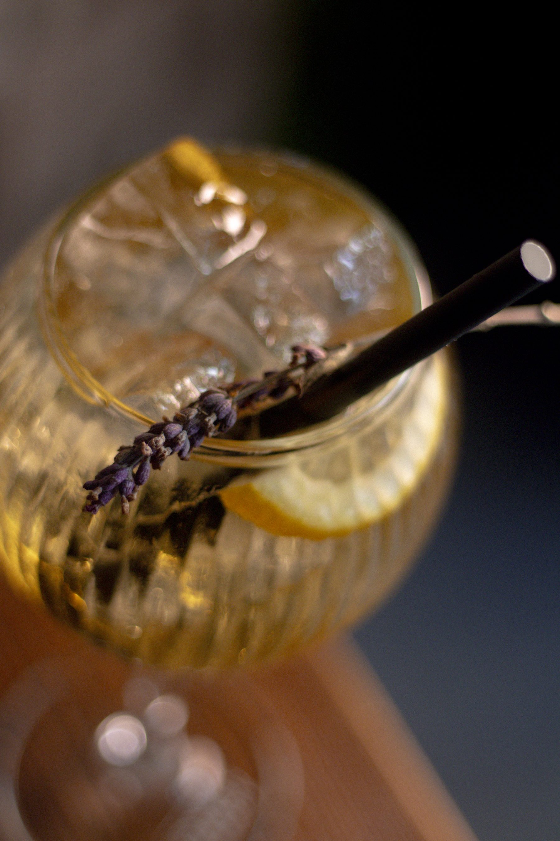 Drink com lavanda e limão