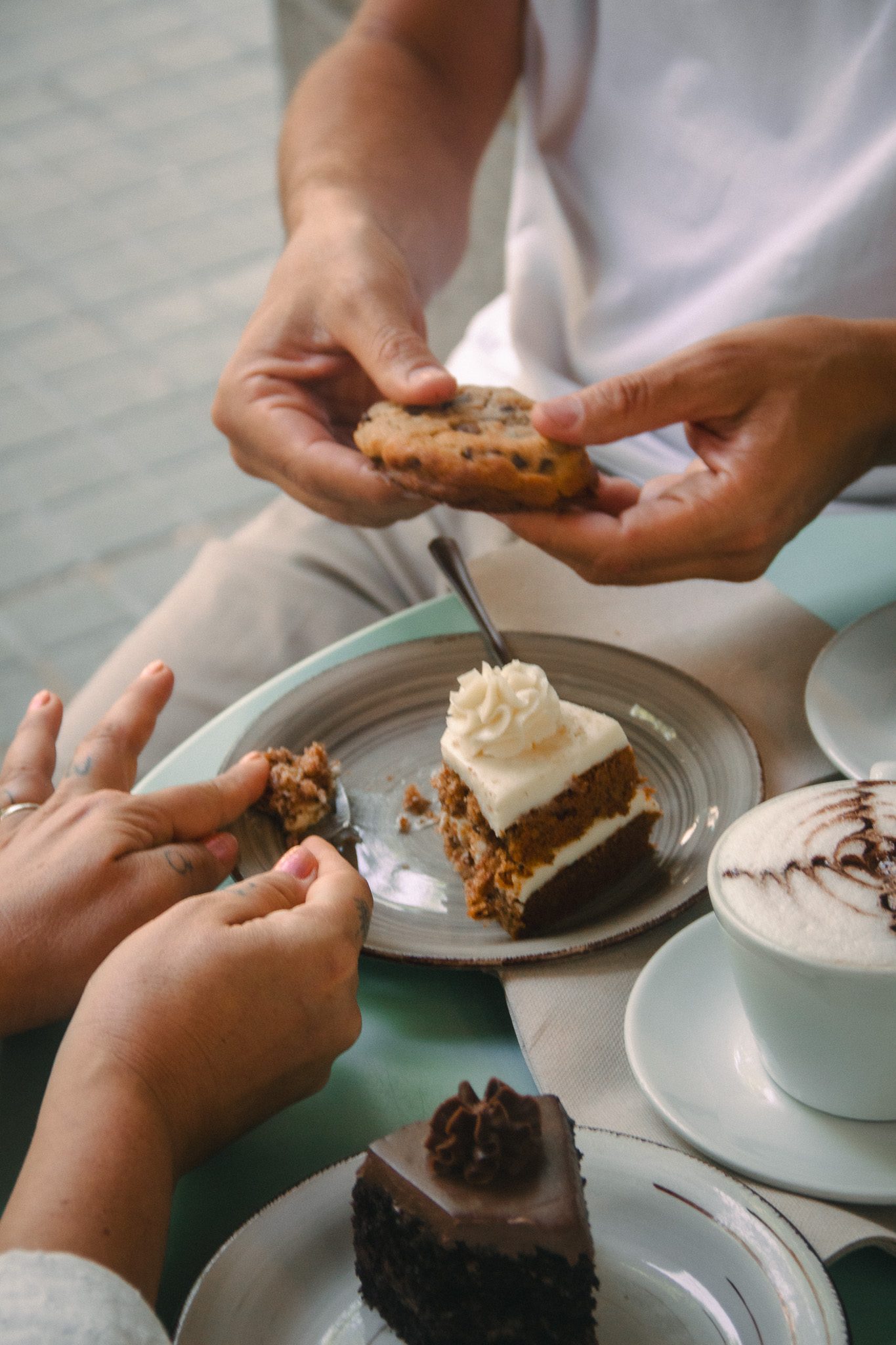 Carrot cake com café